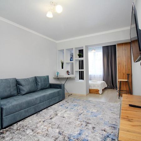 Cozy Studio In The Best Area! 5 Алма Ата Екстериор снимка